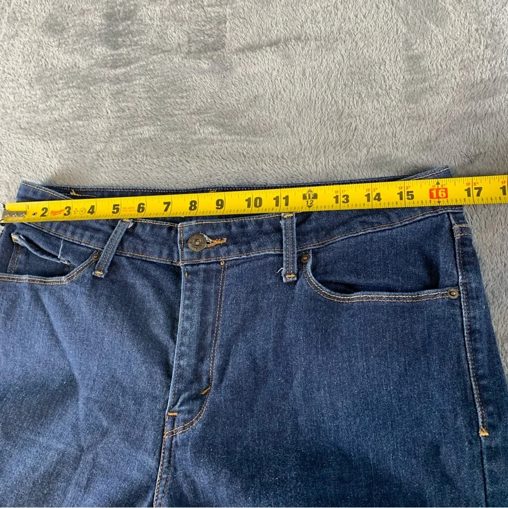 Levi’s Capri Stretch Jeans Women Size 12 Blue Denim Rolled Hem Casual Retro - Picture 4 of 10